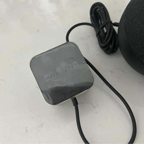 Alexa dot - Picture 2 of 3